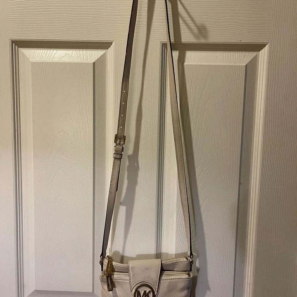 MICHAEL KORS Fulton Pebbled Leather Beige Crossbody Organizer Bag - Picture 2 of 15